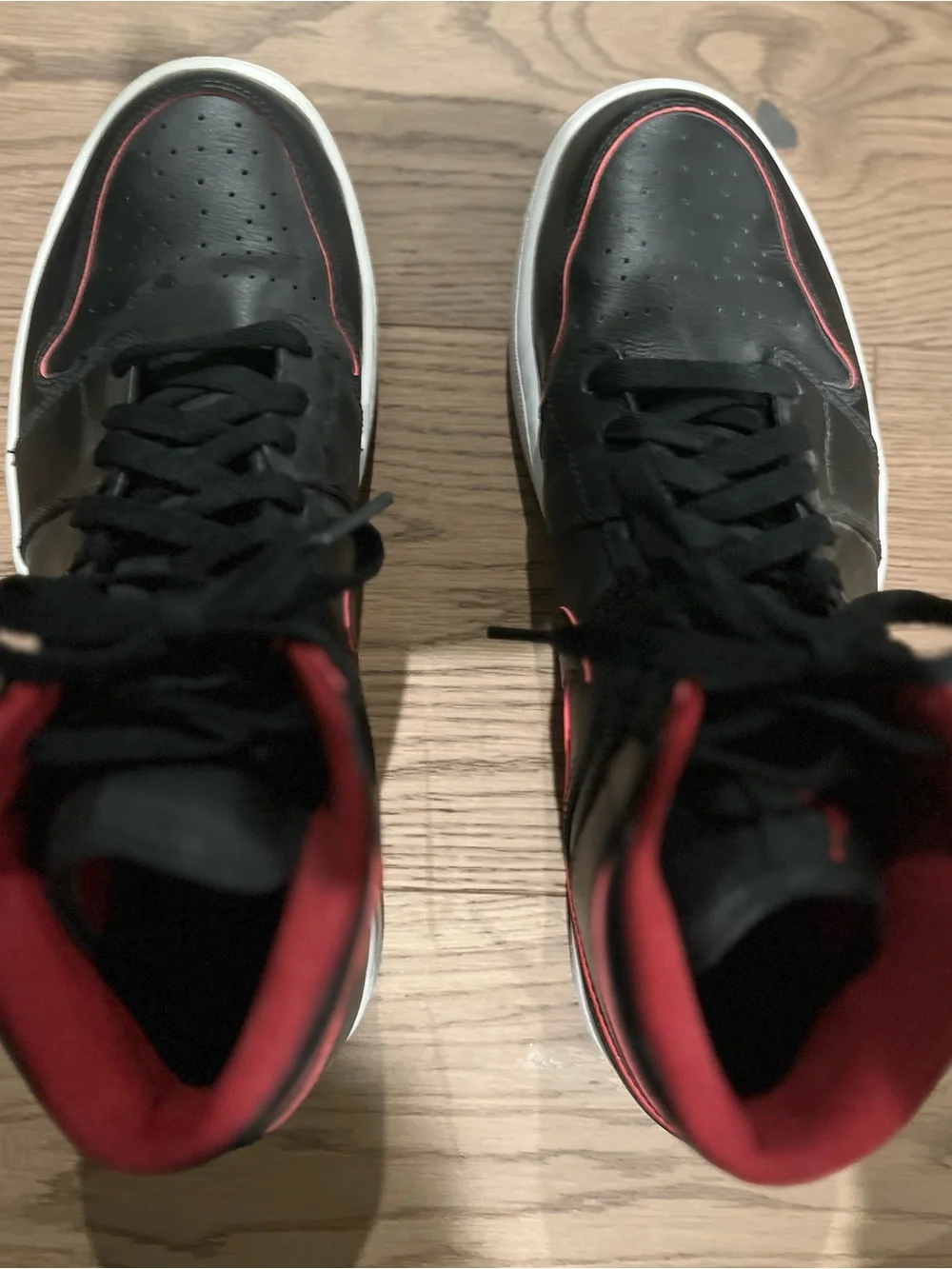 2015 Air Jordan 1 Mid 'Black Red”